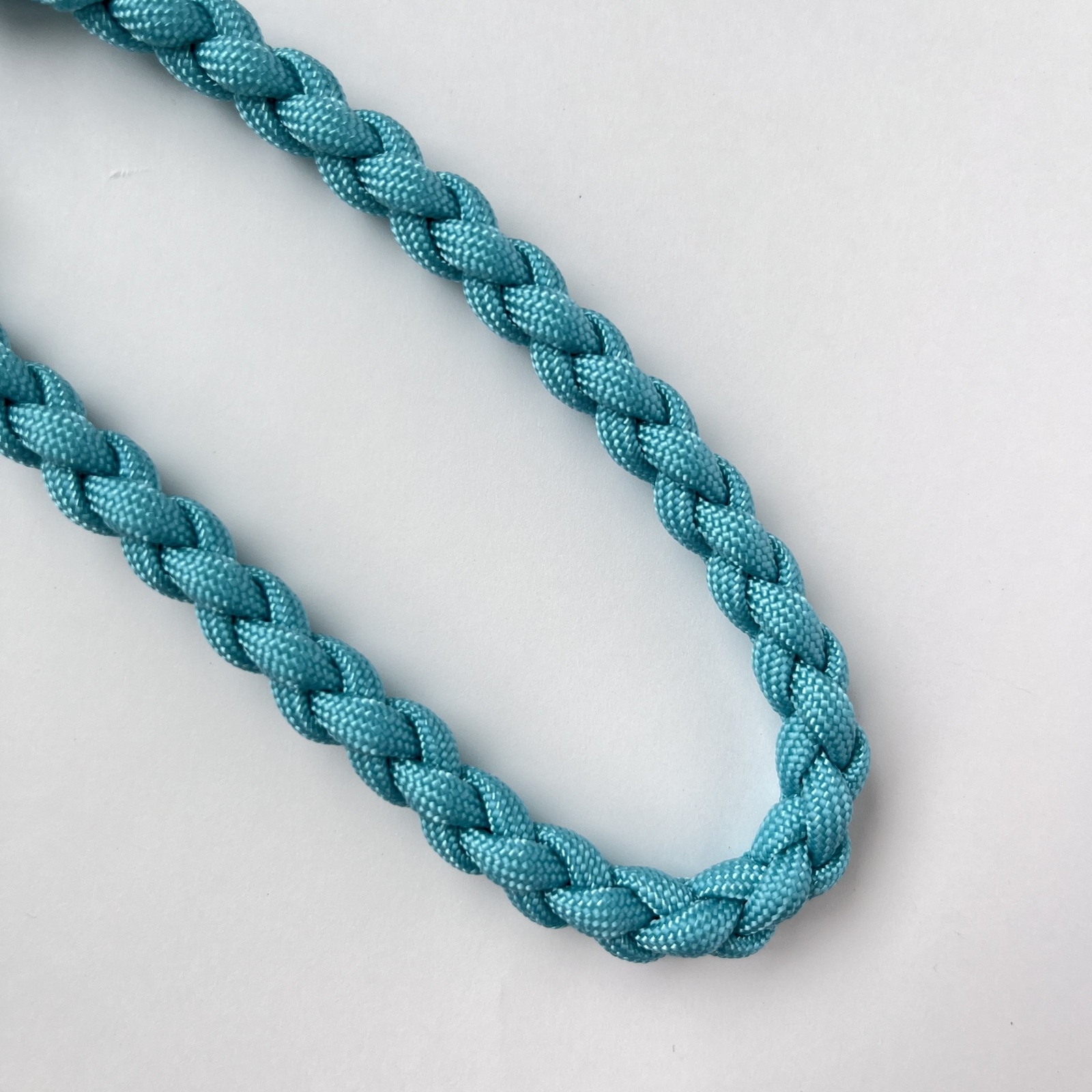 ターコイズブルーのパラコードストラップ - わたしのパラコード