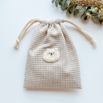 クマさんの小さな刺繍巾着(グレージュ)
