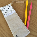 リネンとレースと刺繍のペンケース