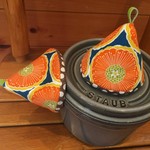 ２個セット★三角鍋つかみ★staub ルクルーゼ等にいかがでしょうか？　ミトン　鍋つかみ　北欧