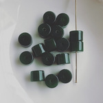 再販無し◆ デッドストック 8mm アクリル　ビーズ　グリーン