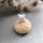 ミニチュア　ミニチュアフード　ミニチュアスイーツ　ミニチュアパン　ミニチュアケーキ　樹脂粘土　ふわふわシュガーパンのくまさん