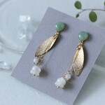 ＊瑞々しいアベンチュリンと愛らしいすずらんのピアス＊イヤリングに変更可能＊母の日にも