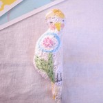 小鳥のブローチ　まる花刺繍　きいろ