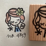 スタンプ　No. 4859お花をつけた女の子