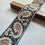 ¥580→¥450/約6cm幅/刺繍リボン/グリーン/ホワイト刺繍/ペイズリー風