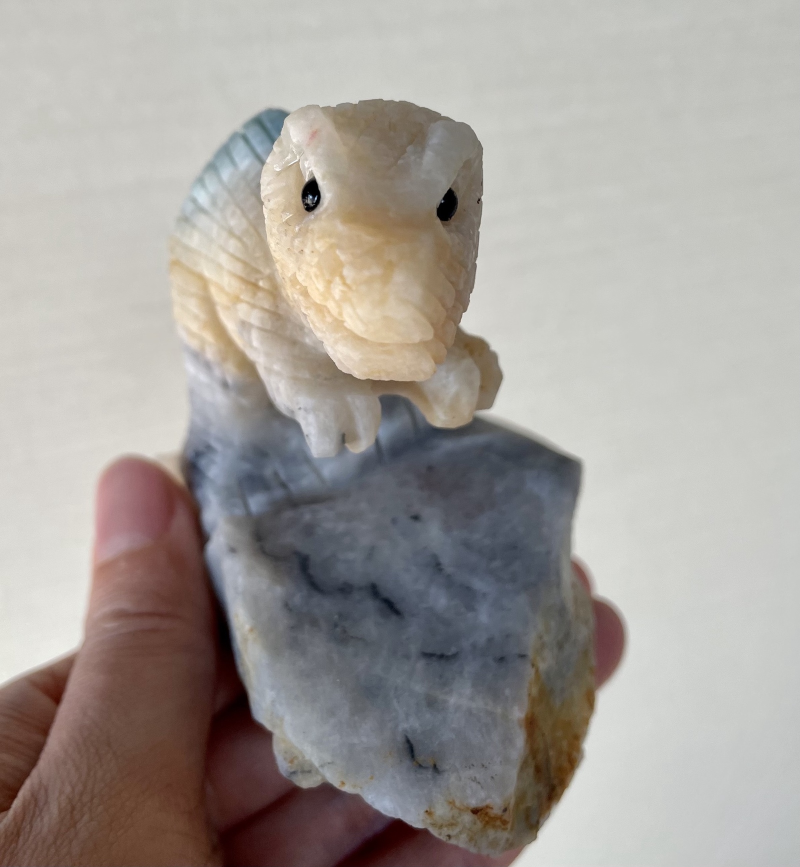 アマゾンナイトの恐竜 天然石置物 パワーストーン 彫刻 激レア 希少 ラッキー アマゾンナイトの恐竜 天然石置物 パワーストーン 彫刻 激レア