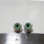 No.145 【10mm】 猫目 小さな グラスアイ ドールアイ ハンドメイドドール 材料　約9.8mm/9.7mm（グリーン系 縦長瞳孔）
