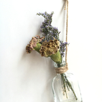 ボトル花瓶のドライフラワー