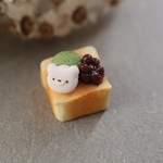 ミニチュア　ミニチュアフード　ミニチュアスイーツ　ミニチュアパン　ミニチュアケーキ　樹脂粘土　ホイップくまさんのあんこ抹茶アイスのせ
