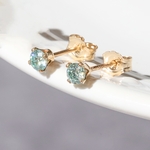 極上の輝き◇モアサナイト一粒ピアス◇3mm《ブルー》【14kgf/SUS316L】金属アレルギー対応ダイヤモンド類似宝石