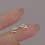 リボンハートジルコニアピアス／ゴールドカラージルコニアsilver925 普段使い オフィス 新学期 結婚式 など