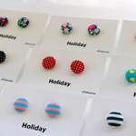 SALE!2個で！Holiday】ちいさいくるみのまんまるピアス