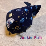 宇宙柄のハコフグポーチ