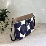 あんぱん柄のポシェット　ネイビー