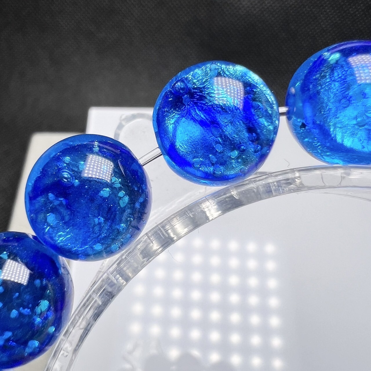 ミヤコマリン 12mm ブレスレット 蓄光 ホタルガラス とんぼ玉 ミヤコマリン 青芯 蓄光 ホタルガラス 12mmブレスレット とんぼ