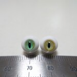 No.137 【10mm】 猫目 小さな グラスアイ ドールアイ ハンドメイドドール 材料　約9.7mm/9.7mm（グリーン×イエロー 縦長瞳孔）