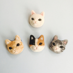 まるっと 猫ブローチ  白猫