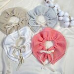 お名前入り　刺繍　フリルスタイ　つけ襟スタイ　ギャザースタイ　赤ちゃん　出産祝い　お誕生日　ギフト