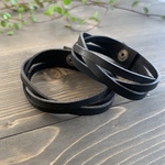 黒のしっとりレザーブレスレット  太さ選べます