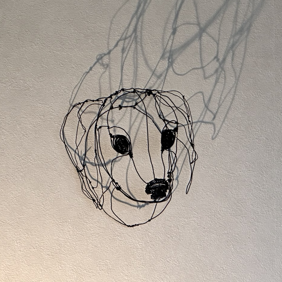 ダックスフンドの立体ワイヤーアート 犬 ワイヤークラフト