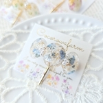ホワイト × ブルー ♡ お花 淡水パール レジン ポニーフック ・ ヘア アクセサリー ・ ギフト / プレゼント