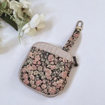 くすみ色　ヌビ　リバティ　スマートキーケース　ぶら下げミニポーチ　みまもりGPSケース　チャイブ　スモーキーピンク　ベージュ