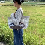 雨の日にスイーツを買っても安心。収納たっぷりな横長PVCトートバッグ。リネンバンドと合わせて。warabi-no。