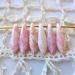 チェコビーズ　舌ピンク大理石６個