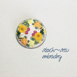 オレンジリースの手刺繍のブローチ