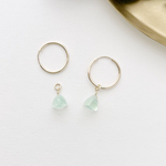 立体トライアングルカット ミントグリーンカルセドニーの【チャーム】【ピアス】【イヤリング】