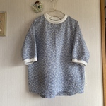 蝶々刺繍のリブプルオーバー