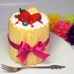 実物大!!あま～い苺のシャルロットケーキ♪