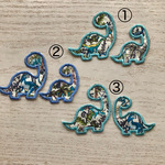  恐竜の中に恐竜🦕 アイロンワッペン