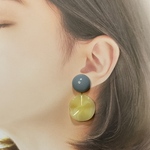 183.ひらひらパーツの大ぶりピアス