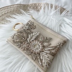 インド刺繍リボンのカラビナ付きフェイクレザーポーチ