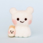 テルテルくまさんと仲良しカタツムリのマスコット / 羊毛フェルト 可愛い 動物 ぬいぐるみ　置物　インテリア　熊　クマ　テルテル坊主　ハンドメイド