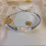 梅花の氷漬けブレスレット