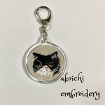 tamayasu-kei様オーダー品☆犬の手刺繍のキーホルダー
