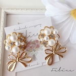 キラキラビジューのリボンピアス🎀