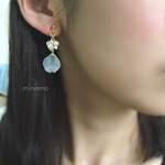 花びらとパールのブーケのイヤリング