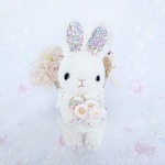 お花の白うさぎさん（テディベア）