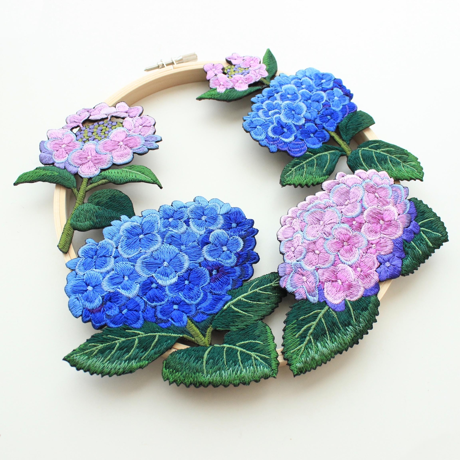 紫陽花の刺繍リース - Ami Embroidery | minne byGMOペパボ 国内