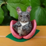 桃から生まれた★フレンチブルドッグ②(フェルトの葉っぱ付き)