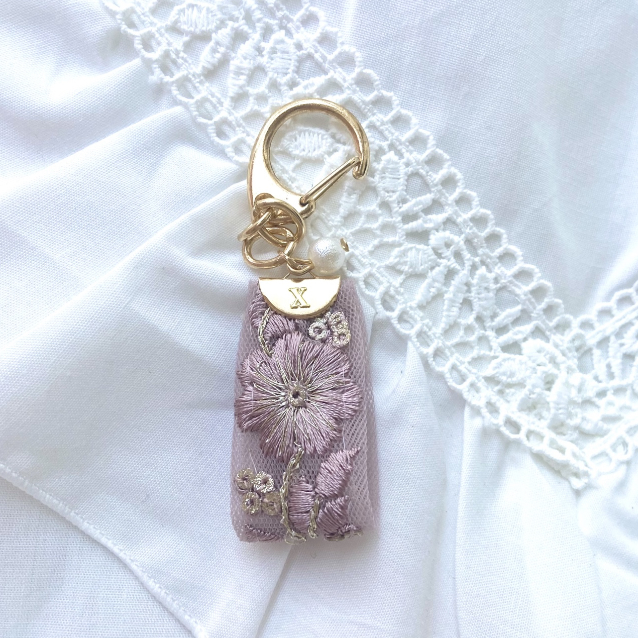 イニシャル入れ無料】インド刺繍リボン キーホルダー バッグチャーム 