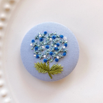 ビーズ刺繍くるみボタン（ヘアゴム/ブローチ）