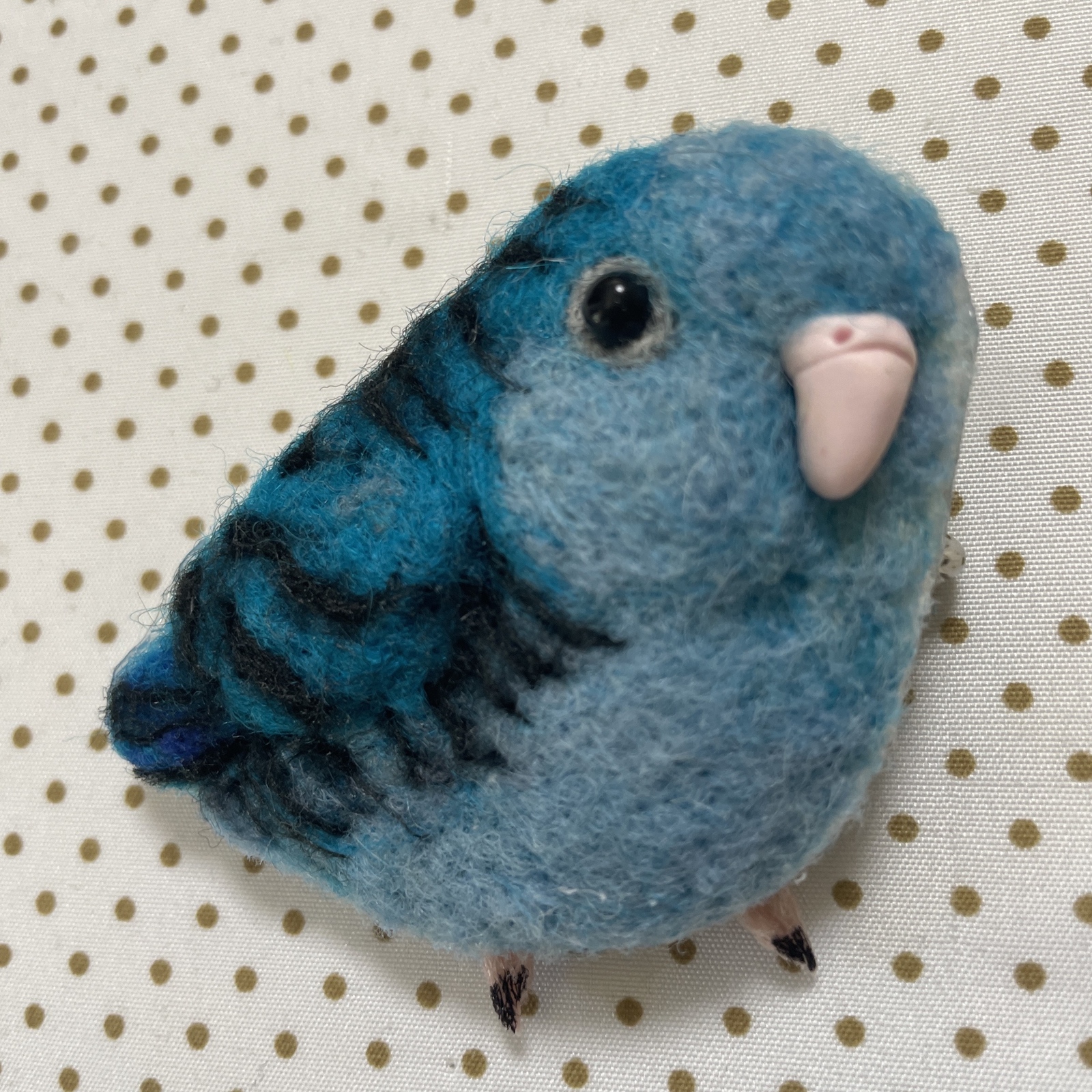 羊毛フェルト 可愛いサザナミインコ ブローチ 鳥 インコ アクセサリー