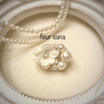 『送料無料』petit flower crochetとコットンパールのプチブローチ　whiteモチーフ