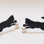 【黒猫】じゃれる黒猫イヤリング※受注制作