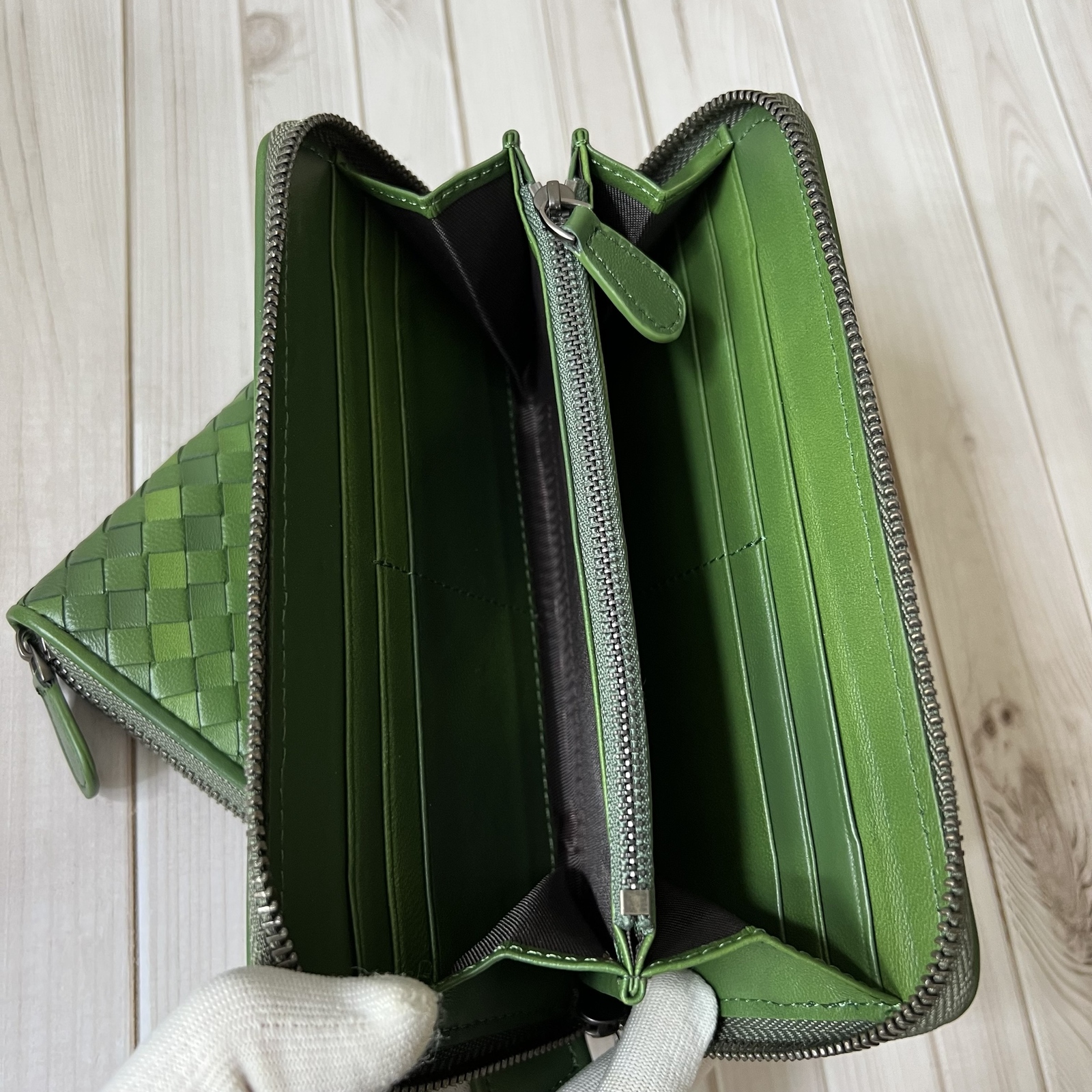 財布 限定商品 今年緑/グリーン系人気色 希少ラムスキン本革編み込み